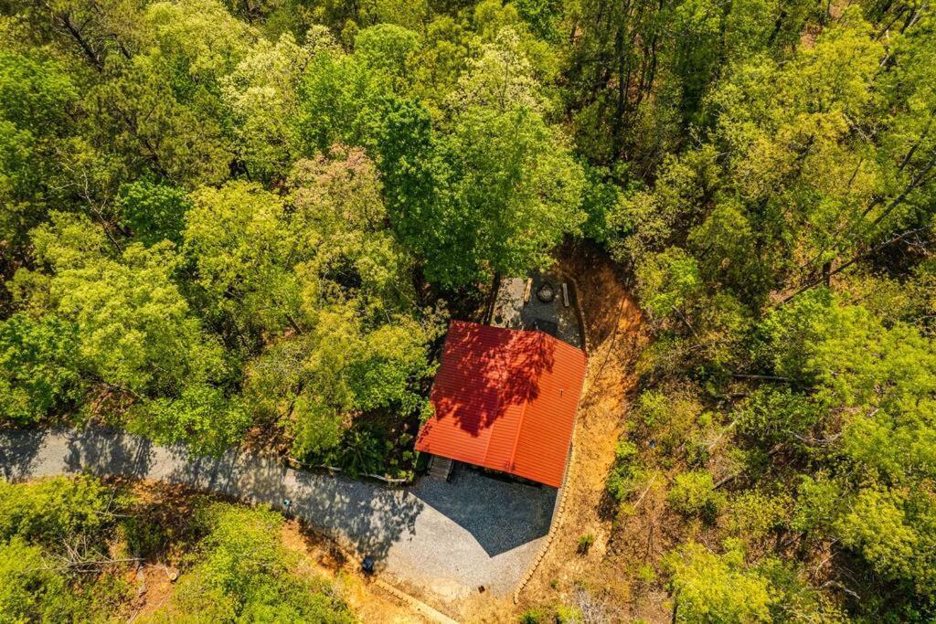 Honeymoon Getaway In Woods Near Noc And Smoky Mtn Rr Holiday home